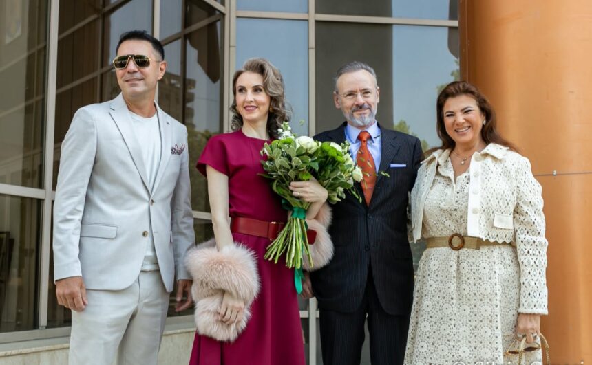 imagini noi de la cununia civila a lui mihai albu cu elena nechifor mireasa nu s a putut abtine si a izbucnit in lacrimi 68319ce26cb64