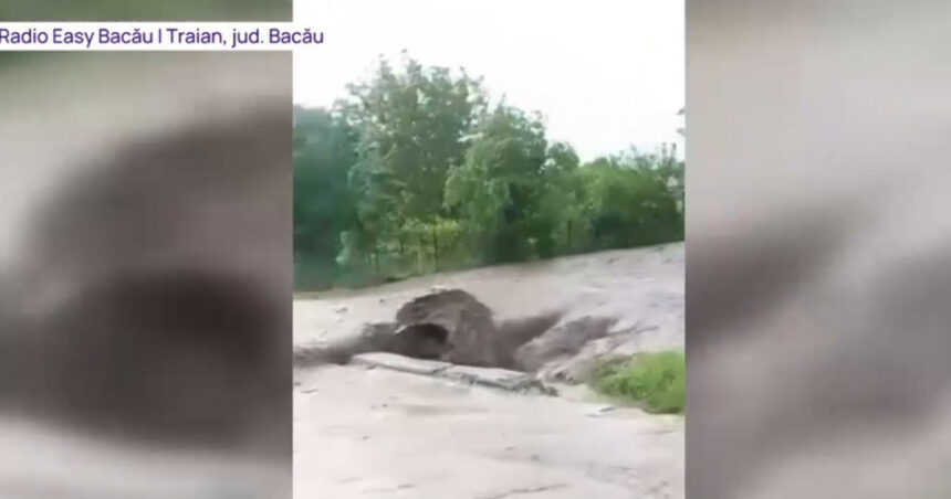 imaginile dezastrului provocat de ploile torentiale cu grindina case masini drumuri si fantani au fost afectate de apele involburate 68330ea56d5ea