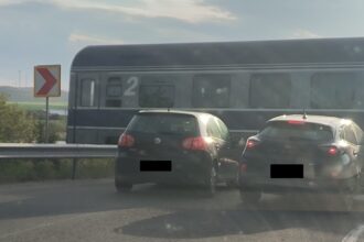 incident feroviar in judetul tulcea vagonul unui tren de calatori ar fi lovit o masina 68218cbbc4eeb
