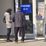 incident intr o sectie de votare din delta dunarii un barbat s a baricadat in incinta si s a certat cu membrii comisiei ce amenda a primit 682a041f9d49f