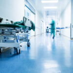 incident la un spital din capitala un barbat devenit recalcitrant a lovit un medic rezident 681ca1fab925c