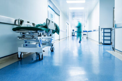incident la un spital din capitala un barbat devenit recalcitrant a lovit un medic rezident 681ca1fab925c