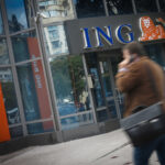 ing bank cat se mai depreciaza leul si cand vor putea scadea dobanzile pentru pib stagnare sau chiar contractie usoara posibila si estimarile revizuite de crestere sunt prea optimiste acum 6823c6341cba8