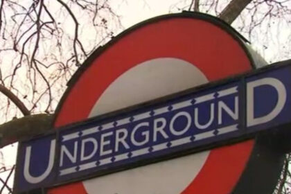 liniile de metrou din londra au fost suspendate din cauza unei pene de curent totul s a oprit 682239022b850
