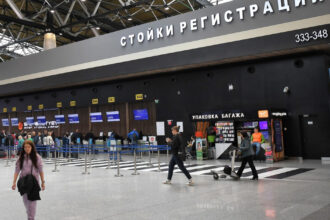 mai multe aeroporturi rusesti au fost inchise pe fondul atacurilor cu drone sute de zboruri anulate 681b4ce422d71