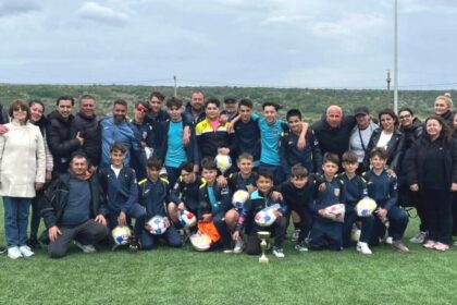 micii fotbalisti din cumpana s au calificat din nou la faza finala a cupei satelor 68276837148af