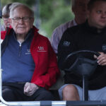 miliardarul warren buffett se retrage de la sefia berkshire hathaway dupa peste 60 de ani cine va fi succesorul 6816fc861d5b1