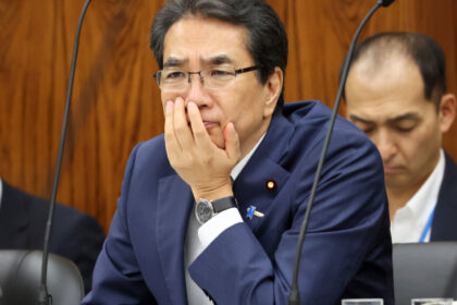 ministrul japonez al agriculturii a demisionat dupa ce a declarat ca nu cumpara orez pentru ca l primeste gratuit 682d6ae176459
