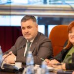 negoi usr condamna mesajele de amenintare ale sustinatorilor lui simion cine nu gandeste ca ei sunt dusmani si trebuie sa mearga la canal 6822042b8d4dc