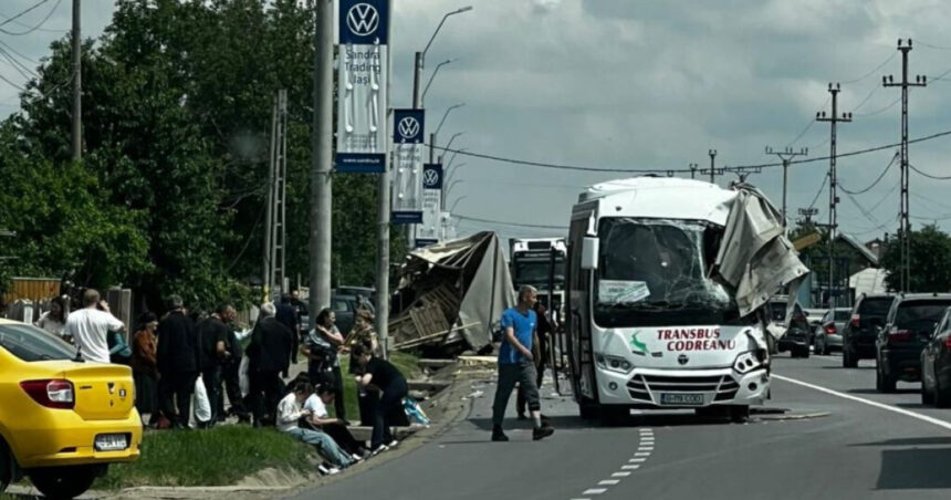 news alert plan rosu de interventie activat in judetul iasi un autocamion si un autocar cu 20 de pasageri implicate intr un accident la letcani 68305f6e426a6