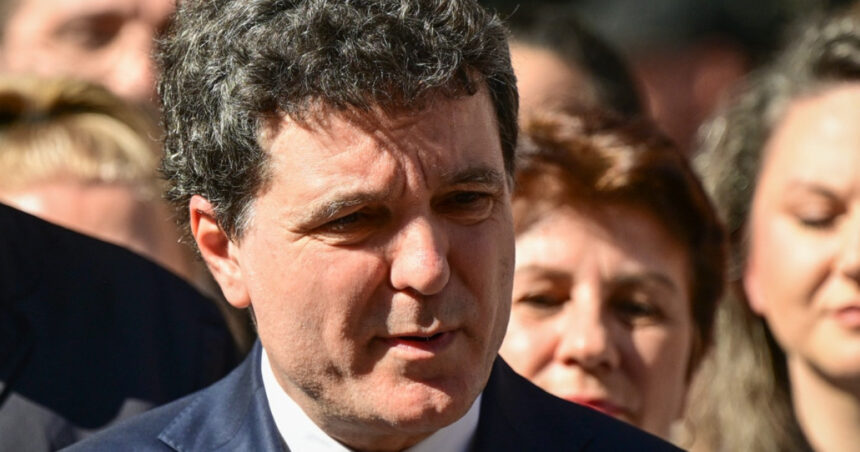 nicusor dan anunta ca miercuri se intalneste cu reprezentantii ambasadei sua 682cb730113fb
