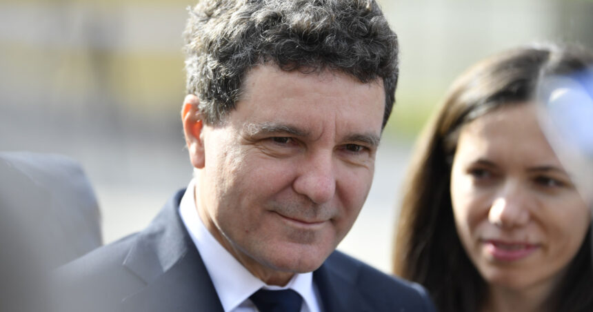 nicusor dan devine oficial presedintele romaniei ceremonia de investire are loc de la ora 1200 la palatul parlamentului 6833fe9fa4f00