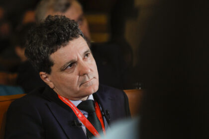 nicusor dan romania nu isi permite sa vorbeasca de alegeri anticipate si despre calin georgescu prim ministru 681b79d5cf3e3