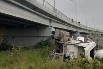 o betoniera s a rasturnat de pe podul din agigea 682756ae1aaec