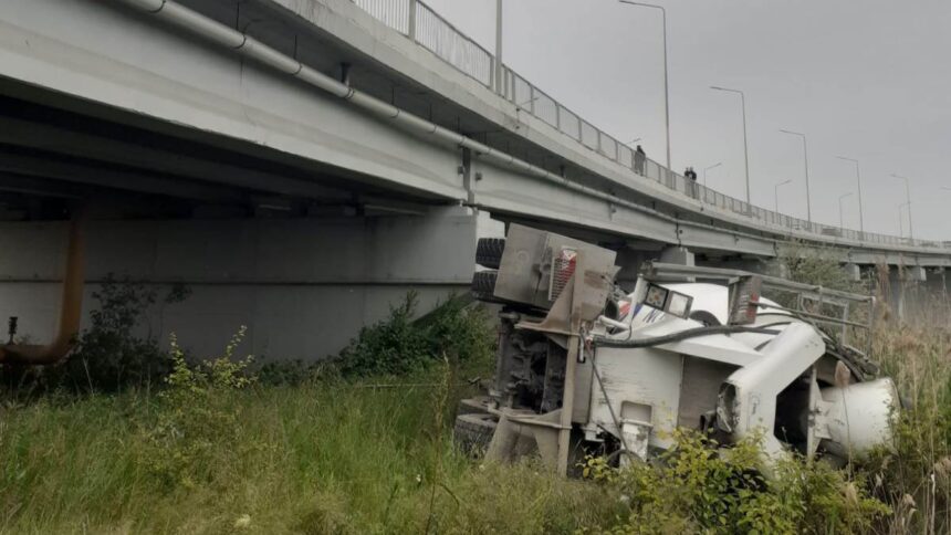 o betoniera s a rasturnat de pe podul din agigea 682756ae1aaec