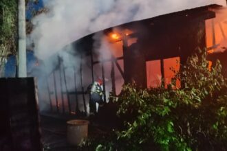 o hala aflata in zona cfr palas distrusa intr un incendiu 682ec151b0da9