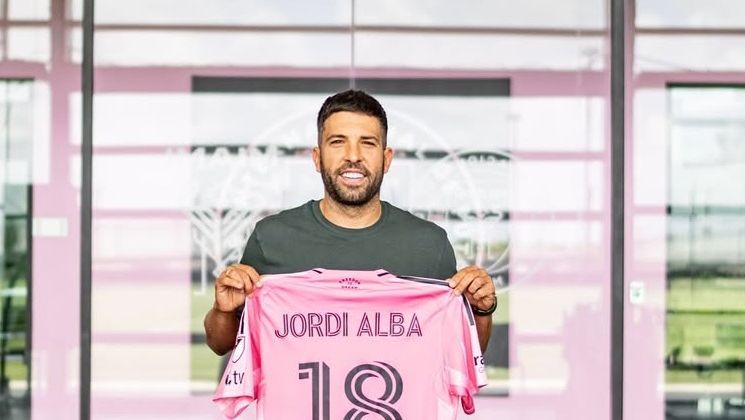oficial jordi alba a semnat 682650d463221