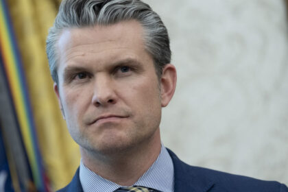 pete hegseth limiteaza accesul jurnalistilor in pentagon un atac direct la adresa libertatii presei 6832048e5b542