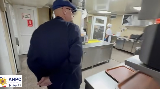 piedone a votat cu un incident am o lege a atractiei mie imi cade musca in ciorba 6817a9cbe1f4f