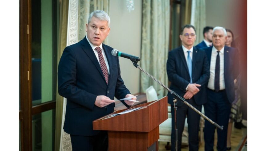 premierul interimar catalin predoiu primele discutii azi cu ministrii la palatul victoria 681af6112f505