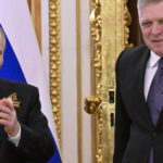 premierul slovac a luat in deradere incercarile ue de a l impiedica sa participe la parada de la moscova ce a vorbit cu putin 681f539668dff