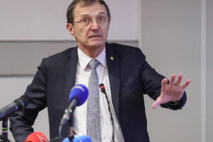 presedintele academiei romane este fundamentala mentinerea acestei tari si mentinerea acestui popor pe traiectoria lui europeana 6825c15be3cab