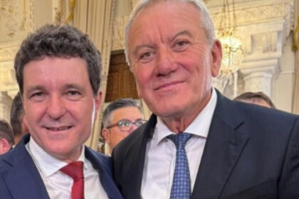 primarul constantin toma prezent la investirea lui nicusor dan romanii au ales un om foarte inteligent psd sa intre la guvernare 68349b71cee0b