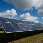 producatorii chinezi de panouri solare se cartelizeaza pentru a stopa prabusirea preturilor cotatii in crestere pe bursa 682425c3b7fa2