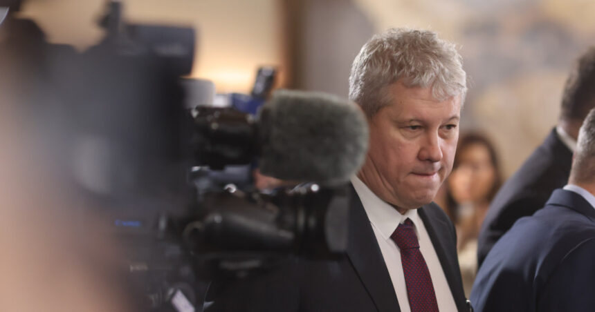 reforma fiscala nu poate fi asumata de un guvern interimar trebuie sa treaca prin parlament spune premierul catalin predoiu surse 681e05599ddf9