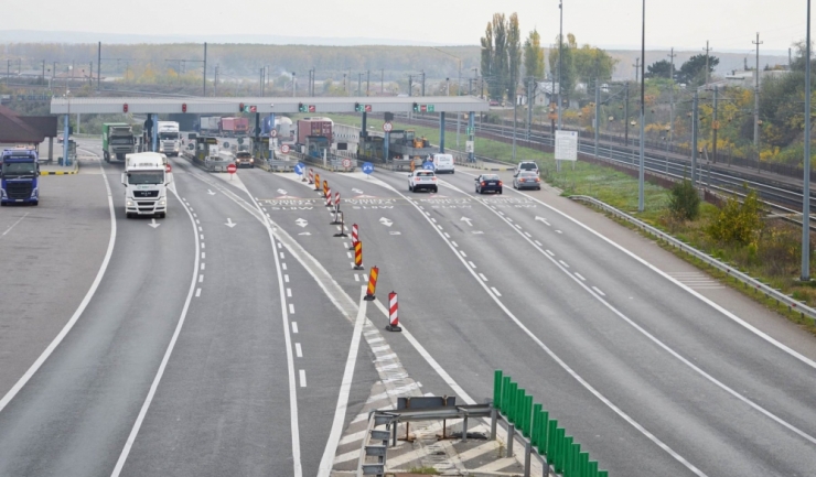restrictii de circulatie timp de 8 ore pe a2 in zona fetesti pentru reparatii asfaltice 6821bad9f4225