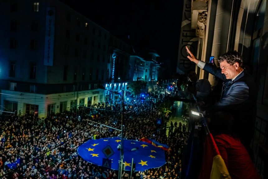 rezultate finale nicusor dan a castigat alegerile prezidentiale l au votat peste 61 milioane de romani 682a8f4be5aef