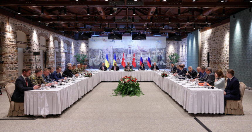 rusia si ucraina au inceput la istanbul primele negocieri directe de dupa primavara lui 2022 cele doua parti sunt aici 68272b070cc94