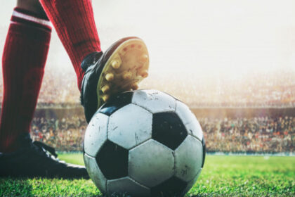 sanctiune dura un fotbalist a fost suspendat 30 de ani pentru agresarea unui arbitru sa o ia razna in alta parte 6814ed0461bad