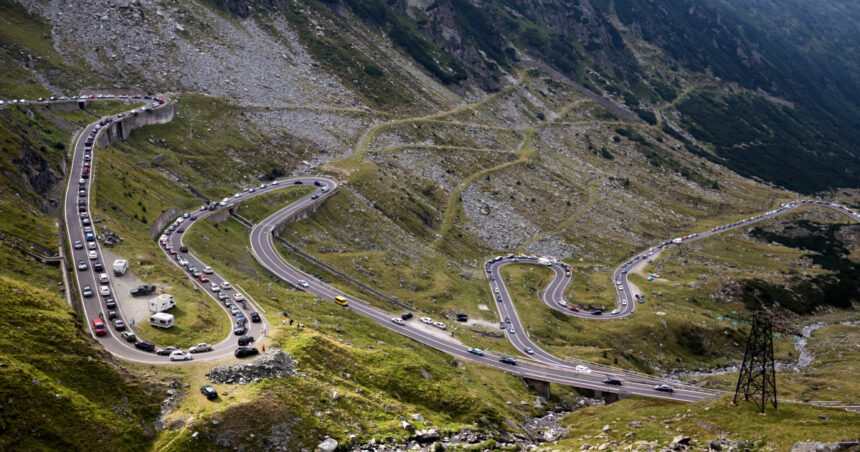 sezonul de vara pe transfagarasan 2025 cand incepe circulatia rutiera pe cel mai spectaculos drum montan din romania 6819912c6e0a4