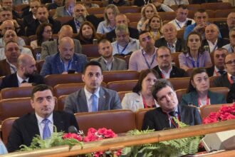 simion si nicusor dan prima ciocnire la congresul bns sunt companii care au pariat impotriva leului nu tot ce se intampla este o conspiratie 681b79e892d2b