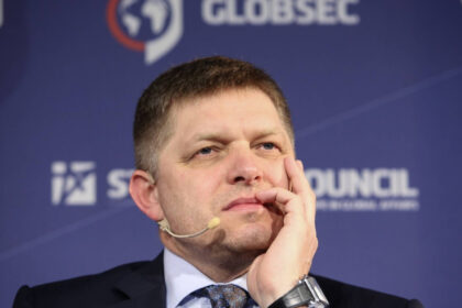 slovacia ar putea organiza alegeri anticipate ce spera robert fico sa obtina 68389400d8bcd