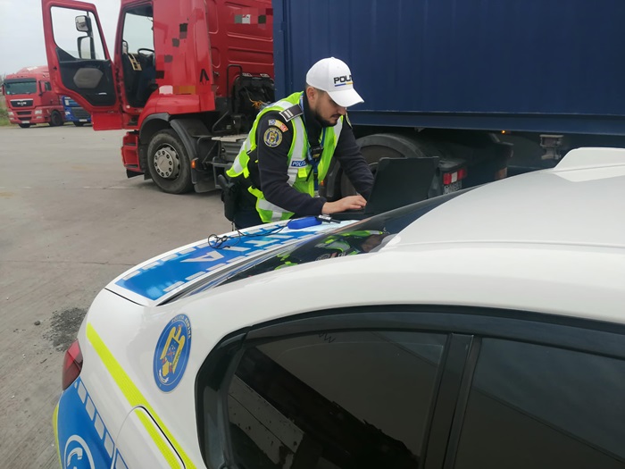 sofer de autocamion prins baut la volan in tariverde 682da1871b8b5