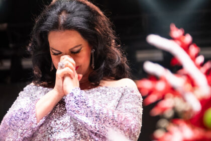 soprana angela gheorghiu ii indeamna pe romani sa iasa la vot indiferenta nu este o solutie valorile democratiei sunt in joc 68274d2b52d94