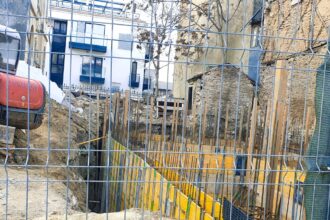 surprins in timp ce construia o fundatie fara autorizatie un constantean este la un pas sa desfiinteze tot instanta autorizeaza primarul sa intervina 682fbf4860237