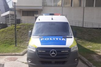 tanar din ovidiu prins si dus la penitenciarul poarta alba pentru furt calificat 681c993199ef8
