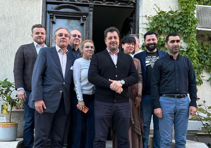 tarziu isi prezinta partidul nu voi mai face nici o concesie propagandistilor platiti sa ne atace in presa de partid si pe canalele de socializare 682f45f5a2ccb