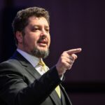 tarziu simion escaladeaza conflictul romano roman aur va avea multe probleme sa intre din nou in parlament 68317f4517a41