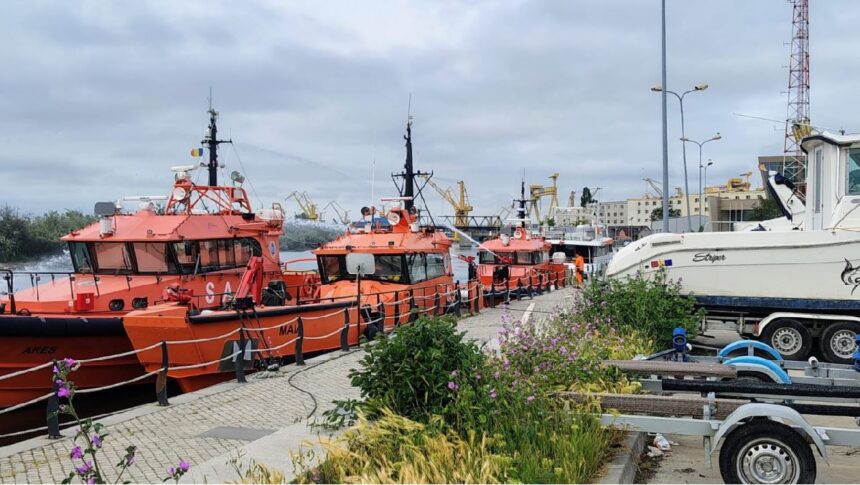 trei nave ale arsvom relocate in portul mangalia pentru verificari periodice 6833404b73d0c