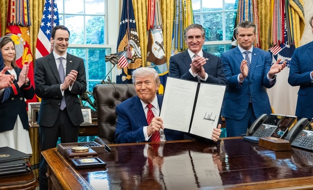 trump semneaza patru decrete prin care vrea o renastere in mars fortat a domeniului nuclear civil 6831792c6e26b