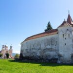 turistii care merg in transilvania pot face turul bisericilor fortificate ridicate de sasi 681c8ebe38f9b