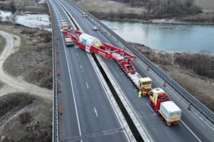 ultimul transport agabaritic pentru termocentrala mintia de 753 de tone intra in tara sambata ce traseu va parcurge 68274f09995cd