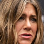 un barbat a fost arestat dupa ce a intrat cu masina in poarta casei actritei jennifer aniston din los angeles 681b41d3db9b3