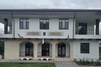 un barbat din constanta trimis in judecata pentru ca ar fi distrus doua masini ale primariei techirghiol magistratii valideaza dosarul 68259bfc21206