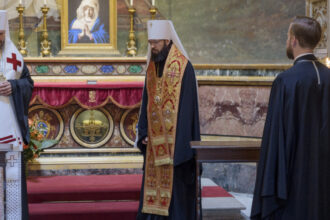 un nou curent devine tot mai popular in randul barbatilor tineri din sua o biserica le promite ca i va face mai masculini 683356aee5332