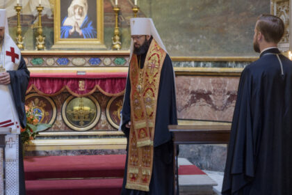 un nou curent devine tot mai popular in randul barbatilor tineri din sua o biserica le promite ca i va face mai masculini 683356aee5332